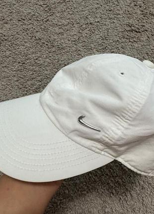 Кепка nike белая