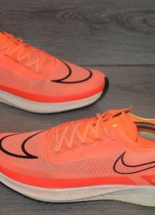 Розмір 45 довжина устілки 29 см. стан на фото. фірма nike zoomx streakfly.