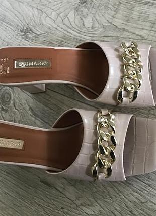 Шльопанці primark