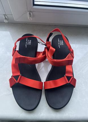 H&m дуже легкі зручні босоніжки 39