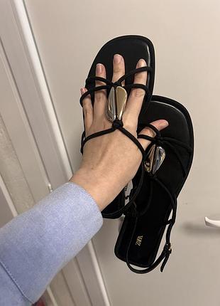 Босоніжки чорні сандалі шльопанці zara зара
