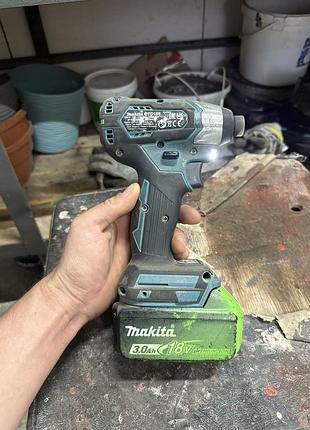 Акумуляторний ударний гайковерт makita dtd155