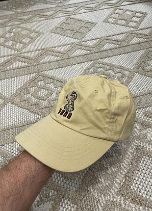 Кепка бейсболка vans