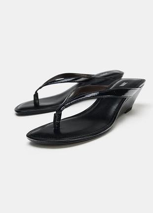 Шкіряні босоніжки чорні жіночі zara new