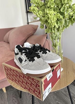 Жіночі кеди vans