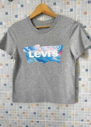Футболка levis.