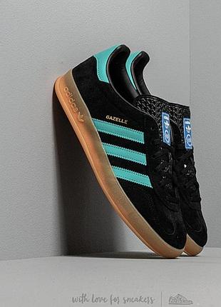 Стильні замшові кросівки adidas gazelle