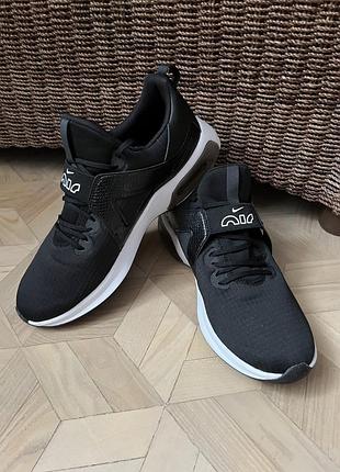 Кросівки    nike оригінал 28,5 см устілка