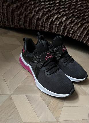 Кросівки    nike оригінал 25,5 см устілка