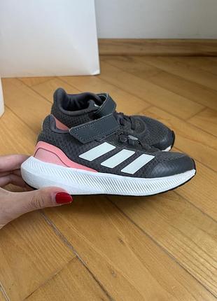 Adidas кросівки дитячі