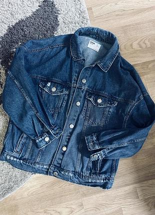 Джинсова куртка bershka
