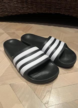 Шльопанці adidas оригінал  24 см устілка