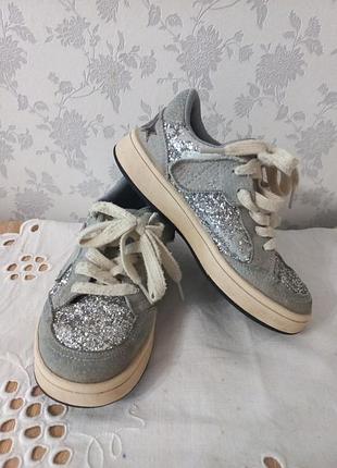Кроссовки блестящие