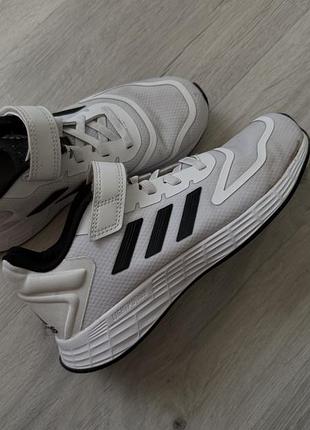 Кросівки adidas, розмір 34