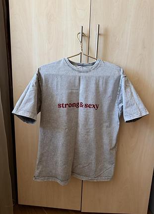 Стильна футболка, з принтом