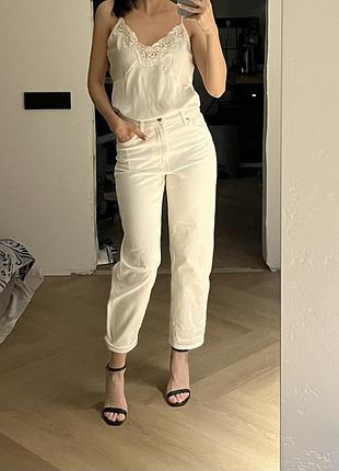 Базові молочні джинси h&m, прямий крій