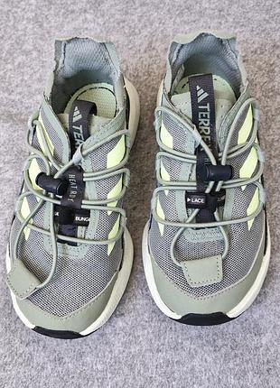 Кроссовки adidas