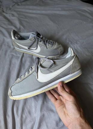 Оригінальні nike cortez- кежуал кросівки найк кортези, легендарна пара кросівок