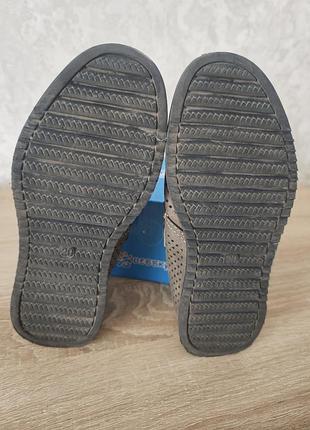Продам детские ботинки 3