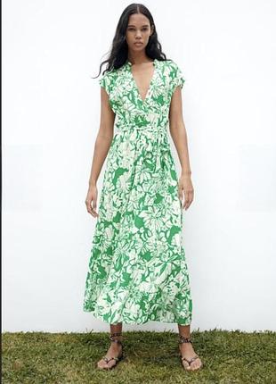 Красиве з воланами та поясом плаття 👗