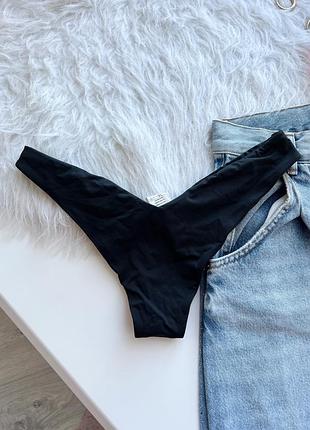 Трендовые черные купальные трусы calzedonia