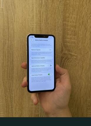 Продам iphone 11