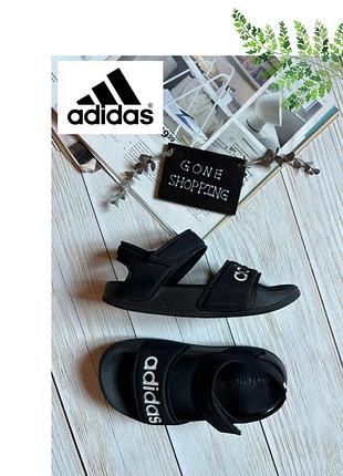 Класні легкі зручні босоніжки adidas (28р.)