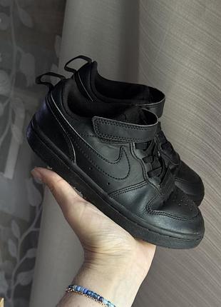Чорні кросівки nike 30р