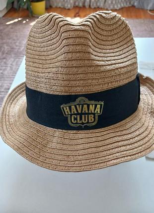 Соломенная шляпа-федора бренда havana club с черной лентой и золотистым логотипом сбоку, р.58