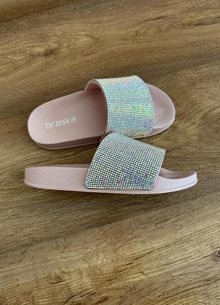 Шльопанці braska
