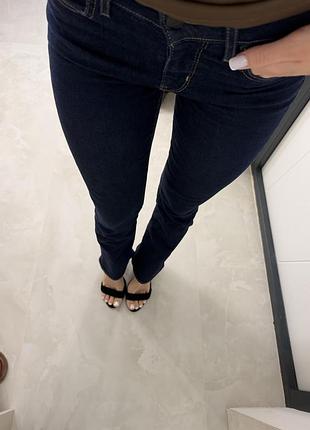 Жіночі джинси бренду levi’s