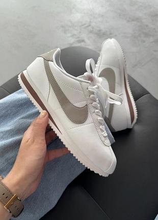 Жіночі кросівки nike cortez white platinum