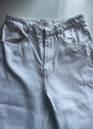 Білі джинси pull and bear