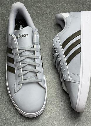 Кросівки adidas id4468