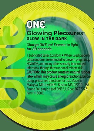 Презервативи one glowing pleasures світяться в темряві 2
