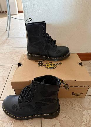 Чоботи dr. martens women's floral нові зручні