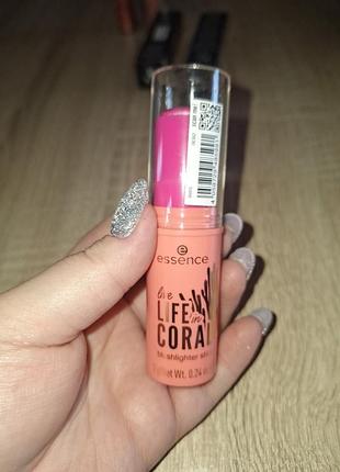 Essence live life coral blushlighter stick