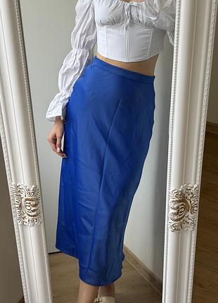 Атласна спідниця