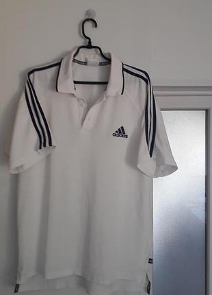 Аdidas
  42/ xl/50
класичне  спортивне бавовняне біле чоловіче поло з темно синіми полосами  на рукавах
дуже хороший стан без дефектів