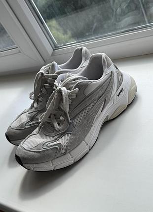 Кросівки puma у сірому кольорі