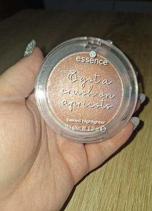 Essence got a crush on apricots baked highlighter