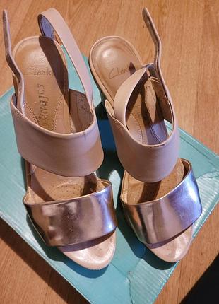 Кожаные босоножки clarks.
