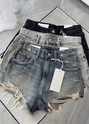 Трендові чорні джинсові шорти від zara
