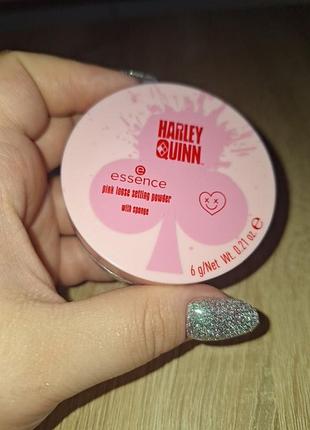 Essence harley quinn pink loose setting powder