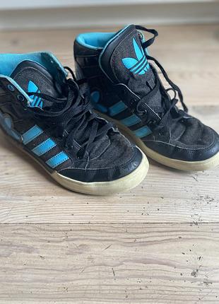 Утеплённые кросовки р-39 adidas 2