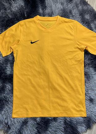 Футболка бренду nike, оригінал