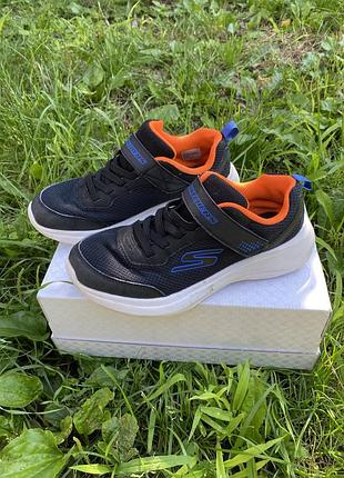 Кросівки skechers р.37