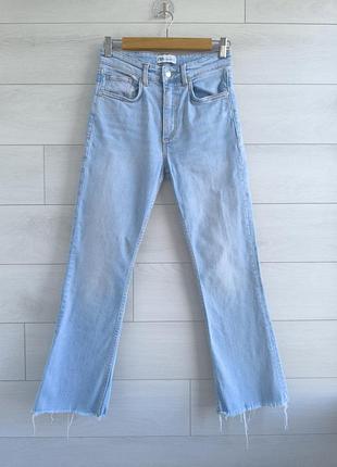 Подарунок 🎁 вкорочені джинси прямі/легкий кльош zara eur 36 р. uk 8 р. висока посадка/необроблени край/блакитні