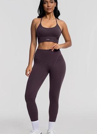 Жіночий комплект для фітнесу betterme топ, легінси та велосипедки midnight plum р l