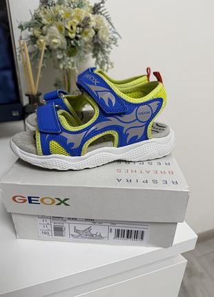 Босоніжки на хлопчика geox 29р.